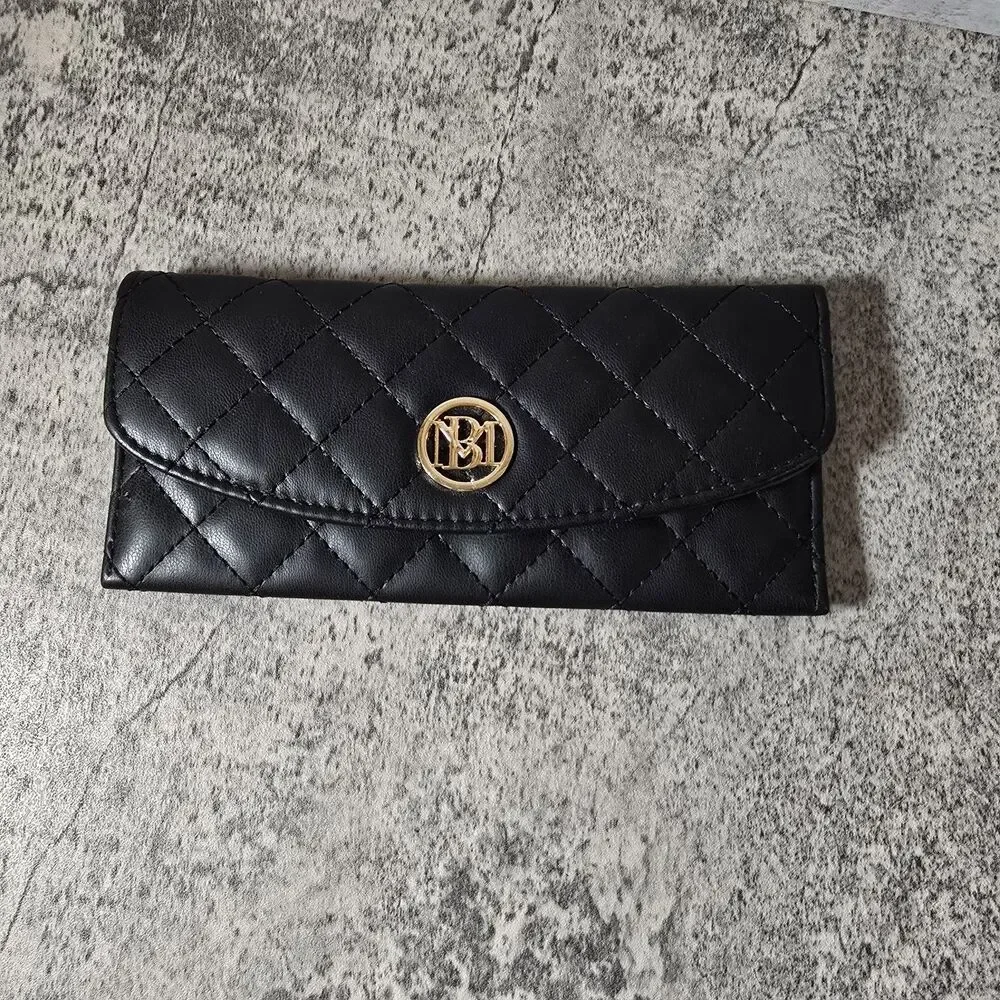 Badgley Mischka Black Diamond Quilted Studio Card Holder Wallet Clutch Logo Gold